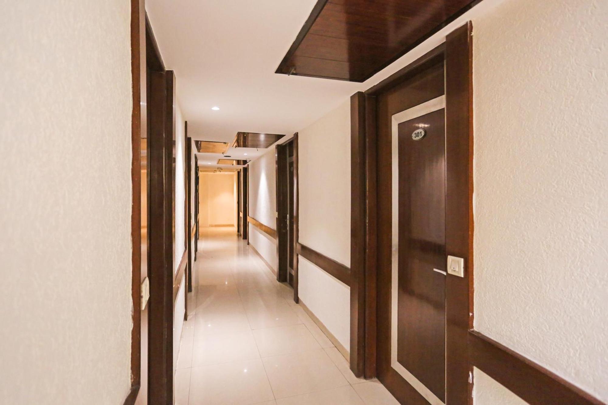 Hotel Silky Palace Near Igi Airportt New Delhi Exterior photo