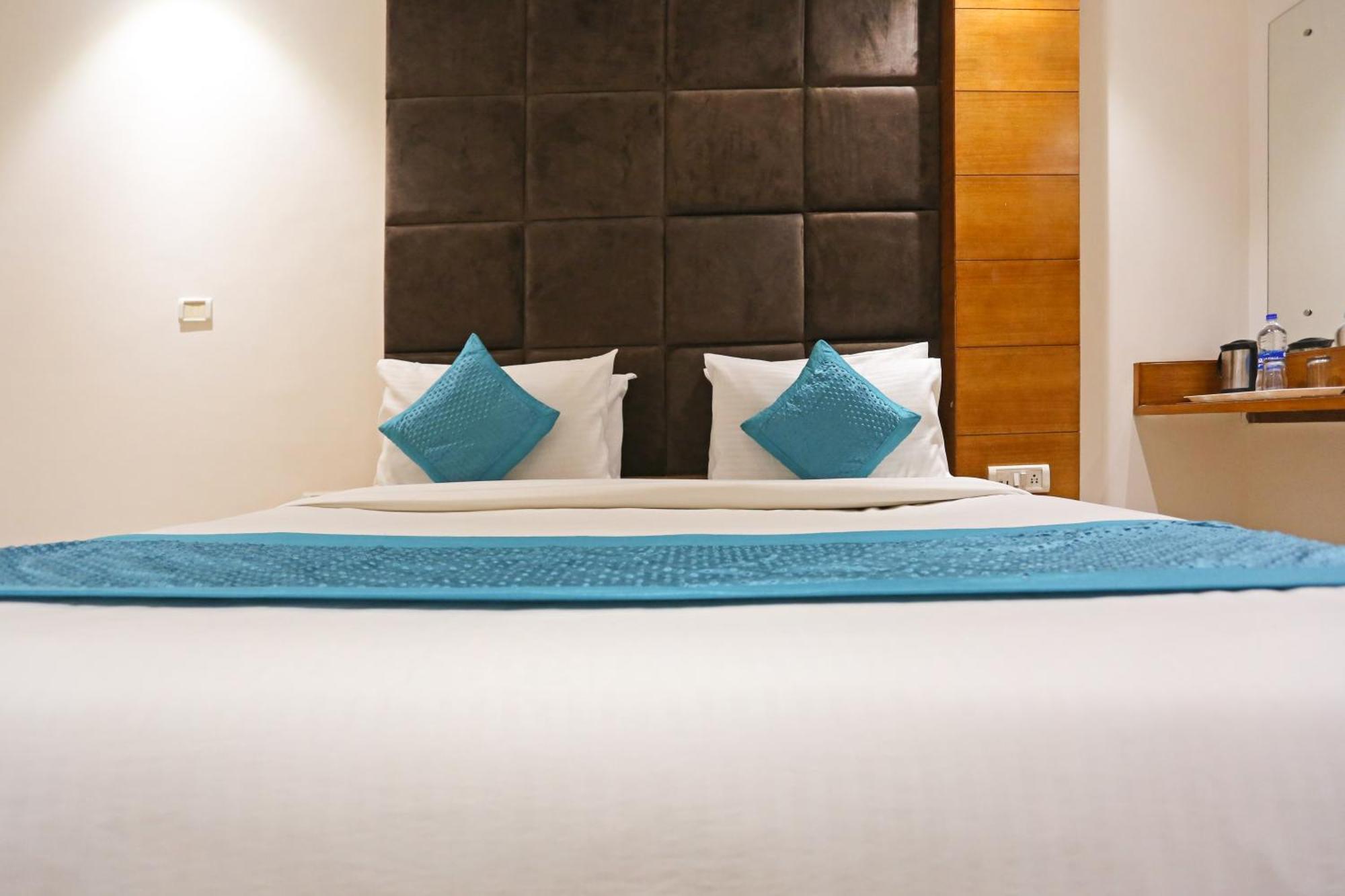 Hotel Silky Palace Near Igi Airportt New Delhi Exterior photo